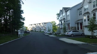 48 Berry Ln Unit 48, Wappingers Falls, NY 12590