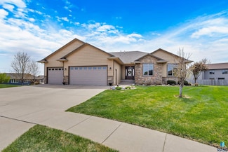 1908 S Archstone Cir, Sioux Falls, SD 57110