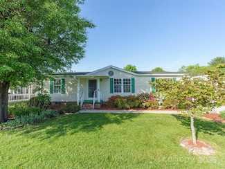 236 White Ash Cir, Hendersonville, NC 28739