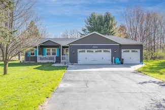 7364 Regency Ln, Stanwood, MI 49346