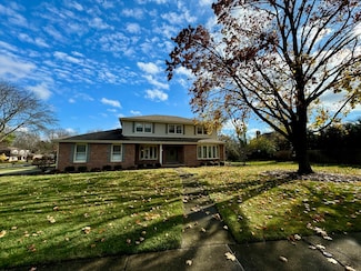 804 Paradise Ln, Libertyville, IL 60048