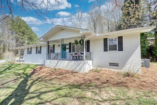 4 Earnhardt Ln, Clayton, GA 30525