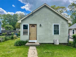 56 Shell Rd, Rocky Point, NY 11778