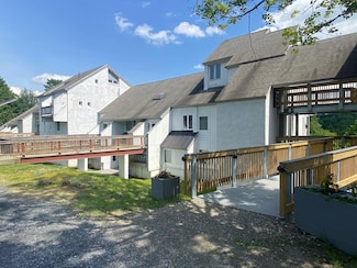 42 Lower Phase Rd, Warren, VT 05674