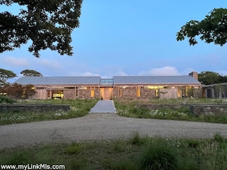 33 Boldwater Rd, Edgartown, MA 02539