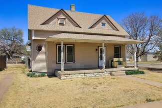 411 E 12th St, Ellis, KS 67637