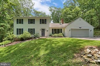671 Spring Ln, Boiling Springs, PA 17007