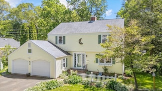 18 Hillcrest Rd, Manchester, CT 06040