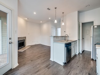 4113 Esters Rd Unit 605, Irving, TX 75038