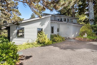 131 E Bay Point Rd, Gleneden Beach, OR 97388