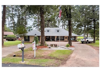 103 Maple Leaf Ln, Haughton, LA 71037