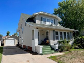 133 E 12th St, Hastings, NE 68901