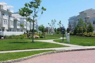 6610 Beach Front Rd, Arverne, NY 11692