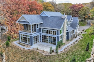 294 Cove Rd, Hudson, WI 54016