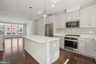 8044 Red Hook St, Rockville, MD 20855