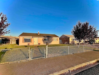 1708 N 17th Ave, Pasco, WA 99301