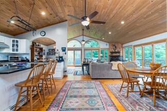 177 Hoadley Brook Ln, Stowe, VT 05672