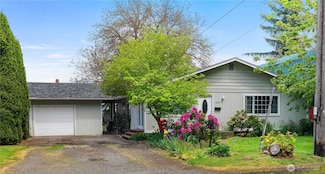 305 W 6th St, Centralia, WA 98531