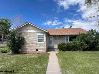 618 E 11th St, Bridgeport, NE 69336