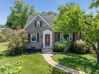 684 S Hillview Rd, Allentown, PA 18103