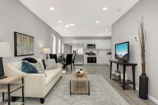 877 Albemarle St, Saint Paul, MN 55117