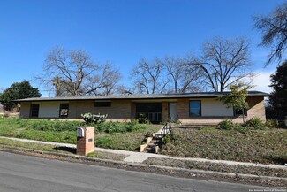 810 W Crestline Dr, San Antonio, TX 78228