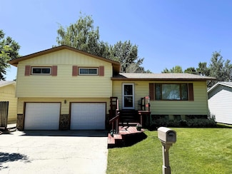 1908 Gregg Ave, Worland, WY 82401