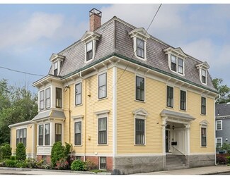 60-62 Washington Square S Unit 3, Salem, MA 01970