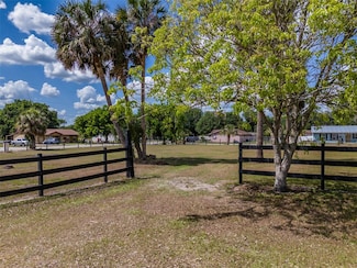 4145 Willis Rd, Mulberry, FL 33860