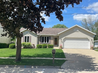 4016 Lancer Cir, Manitowoc, WI 54220