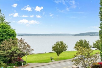 6436 Lake Washington Blvd NE Unit 3, Kirkland, WA 98033