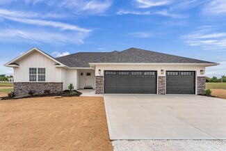 250 E Sunset Rd, Ozark, MO 65721