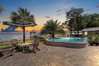 5938 E Bay Blvd, Gulf Breeze, FL 32563