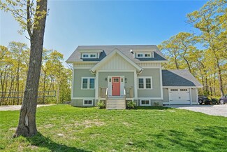 34 Vitruvian Ln, Tiverton, RI 02878