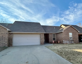 92 Abby Rd, Enid, OK 73701