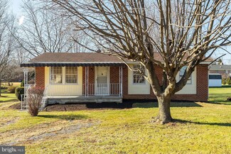 2177 First St, Middletown, VA 22645