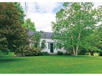 22 Beauchamp St, Rockport, ME 04856