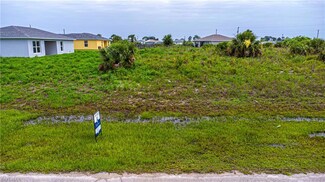 9032 Maywood Cir, Port Labelle, FL 33935