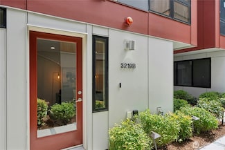 3219 California Ave SW Unit B, Seattle, WA 98116