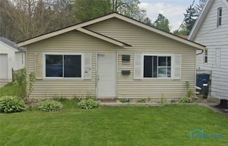 910 Sawyer Rd, Toledo, OH 43615