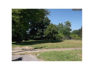 752 E Dewey Ave, Youngstown, OH 44502