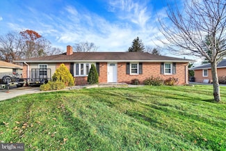 1767 Oakley Dr, Dover, PA 17315