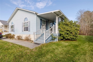 18 Mockingbird Ln, Tiverton, RI 02878