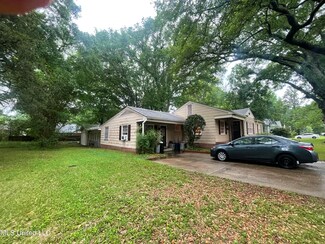 208 S Park Dr, Jackson, MS 39211