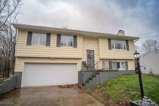 692 Zeletta Dr, Akron, OH 44319