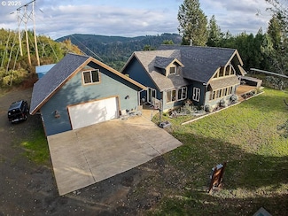 2636 Western Dr, Coquille, OR 97423