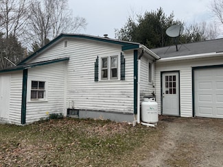 6 Mcdevitt Ln, Eastbrook, ME 04634