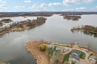 520 Park Island Rd, Center City, MN 55012