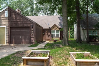 313 Northwood Ln, Lawrence, KS 66044