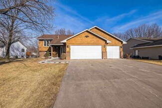 8976 Norwood Ln N, Maple Grove, MN 55369